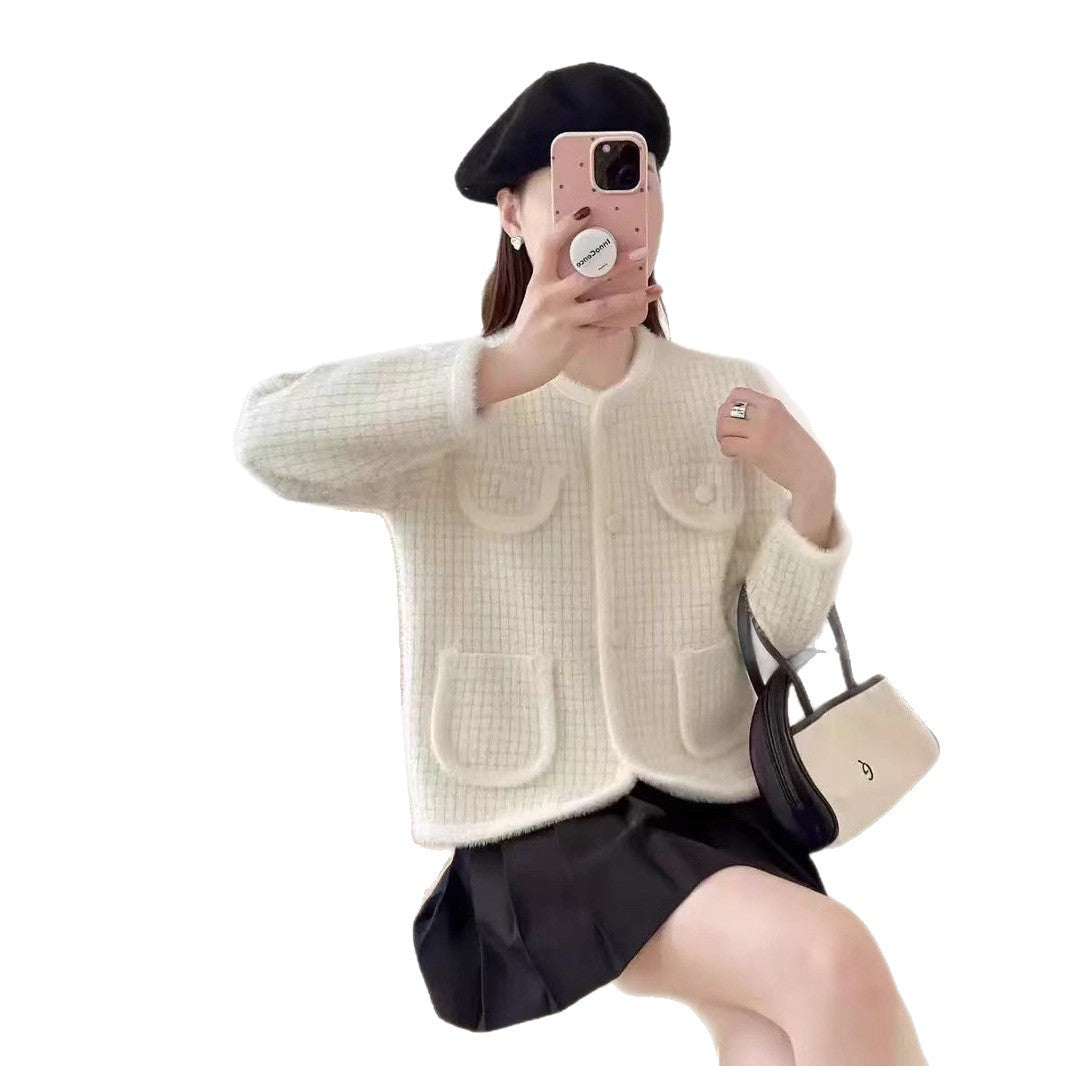 Trendy knit jacket for women with patch pockets and classic cut Lune London