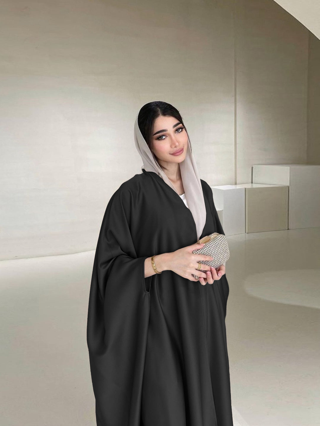 Elegant Abaya dress for women in soft material and generous cut Lune London