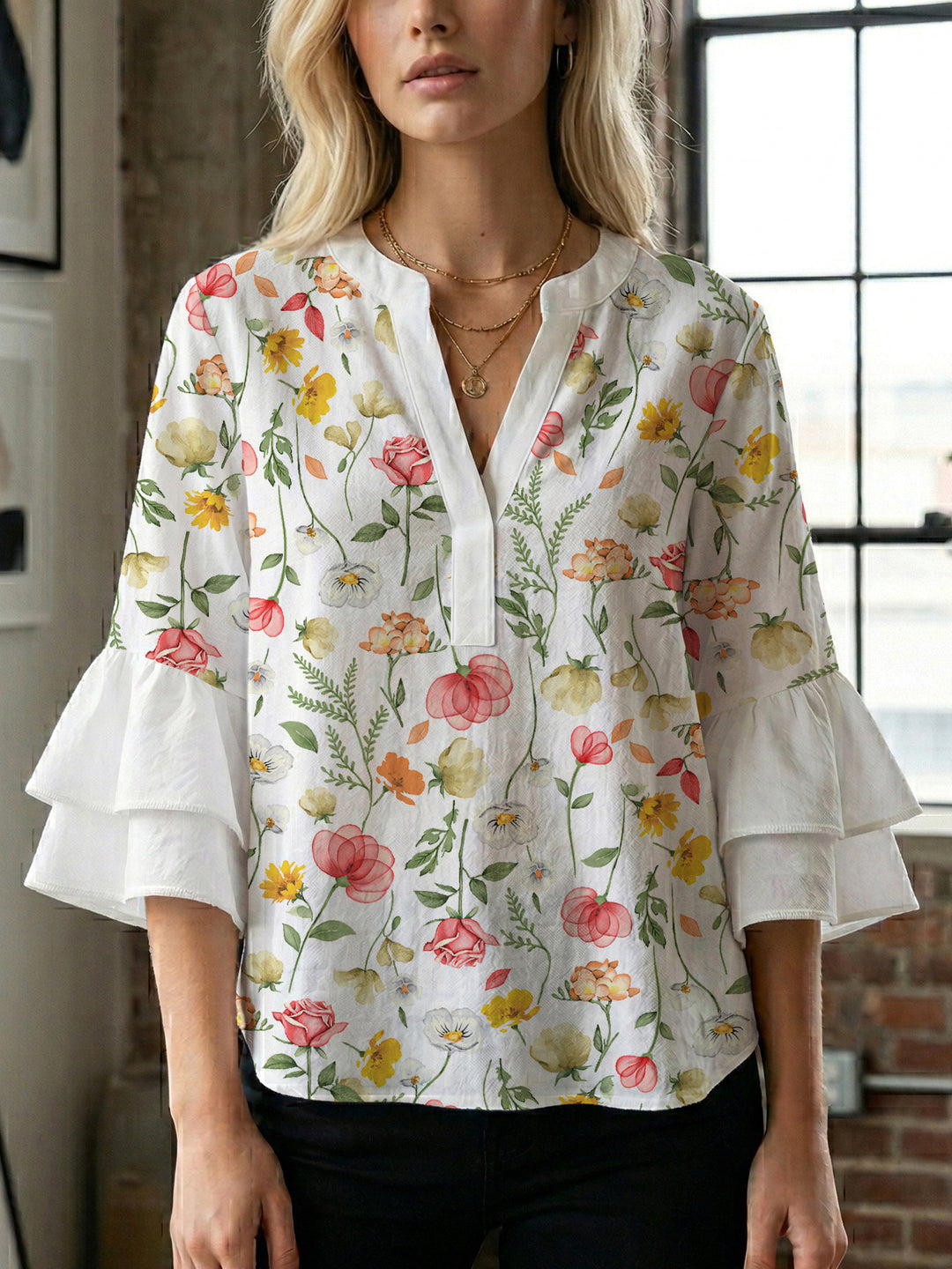 Women's blouse with voluminous sleeves and floral design Lune London