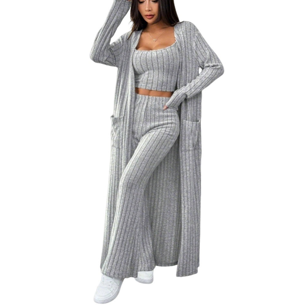 Ensemble en tricot pour femmes avec des manches longues et un design enveloppant élégant Chic & Stil