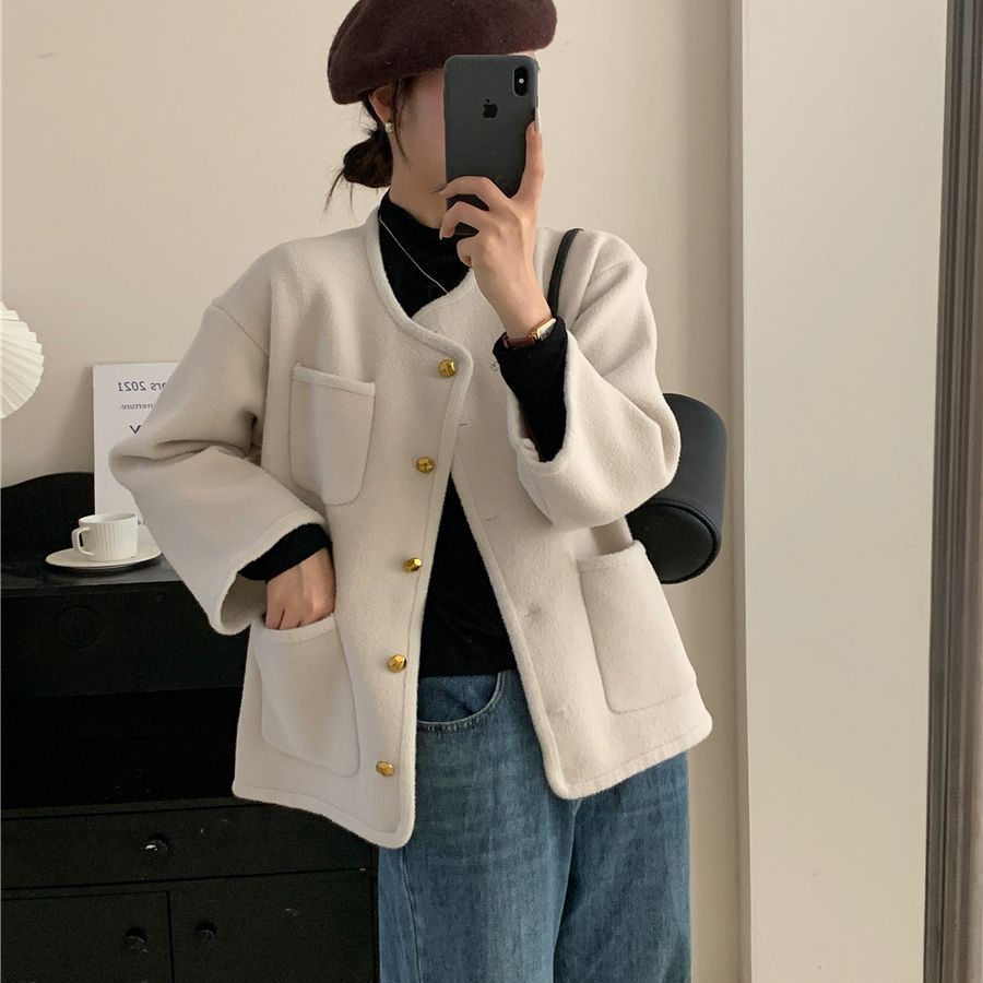 Ladies Soft Jacket with decorative buttons and large pockets Lune London