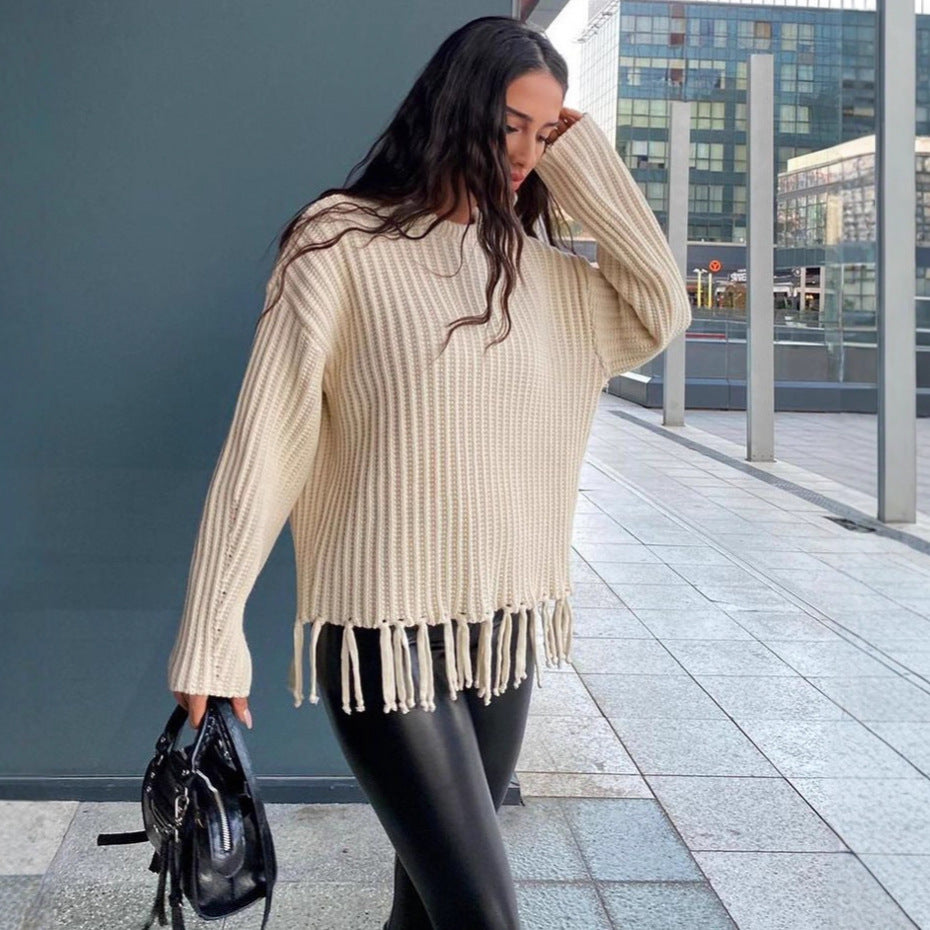 Ladies fashionable knit sweater with fringes Lune London