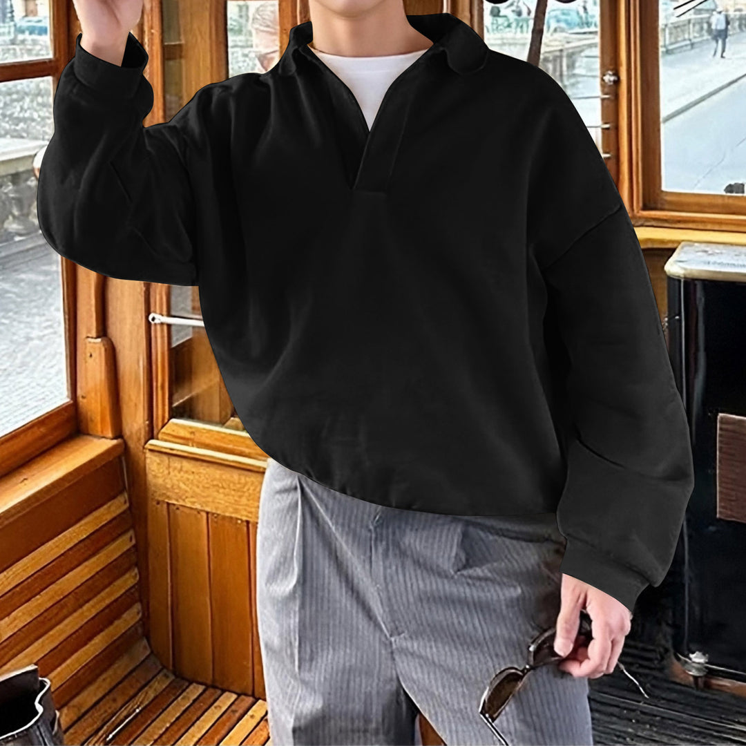 Casual V-neck sweater for men in soft material Lune London