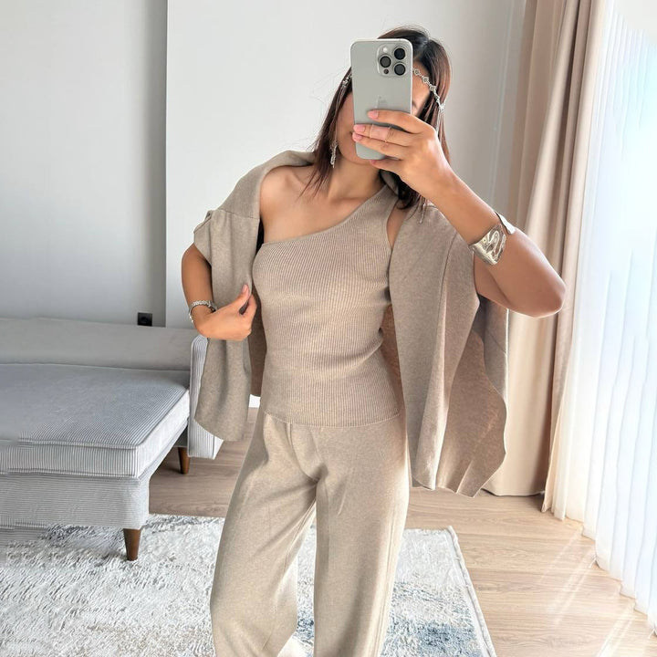 Woman knitted jumpsuit with asymmetrical top and relaxed fit Lune London