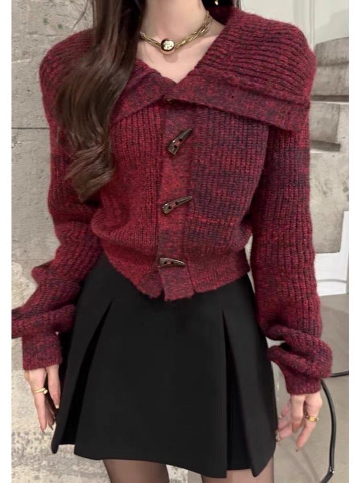 Cardigan pour femmes avec col stylé et boutons décoratifs Chic & Stil