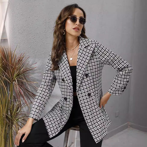 Elegant checkered blazer for women with double-breasted buttons Lune London