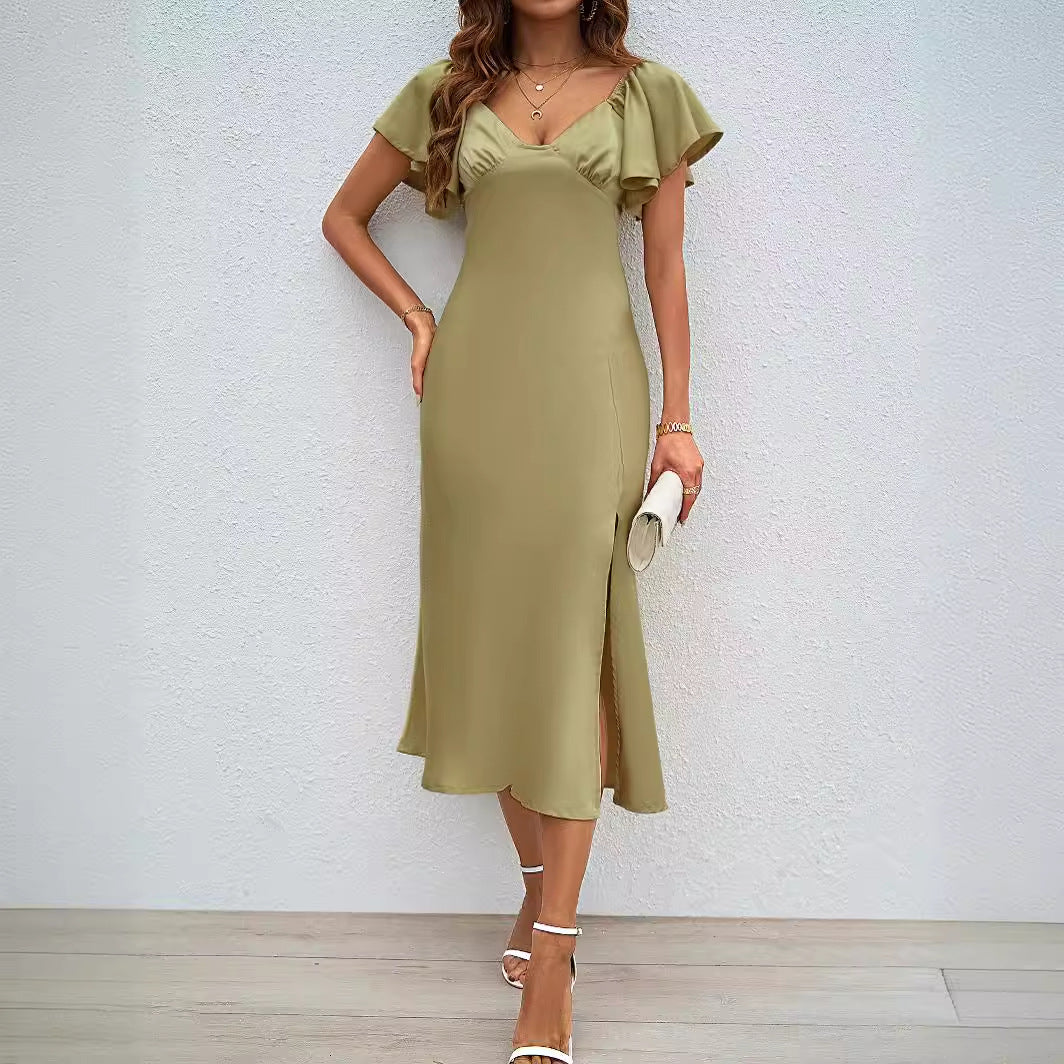 Maxi dress for women with voluminous ruffled sleeves and a side slit Chic & Stil