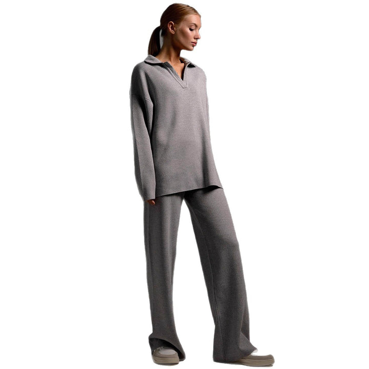 Comfortable lounge set for women with polo collar and loose fit Lune London