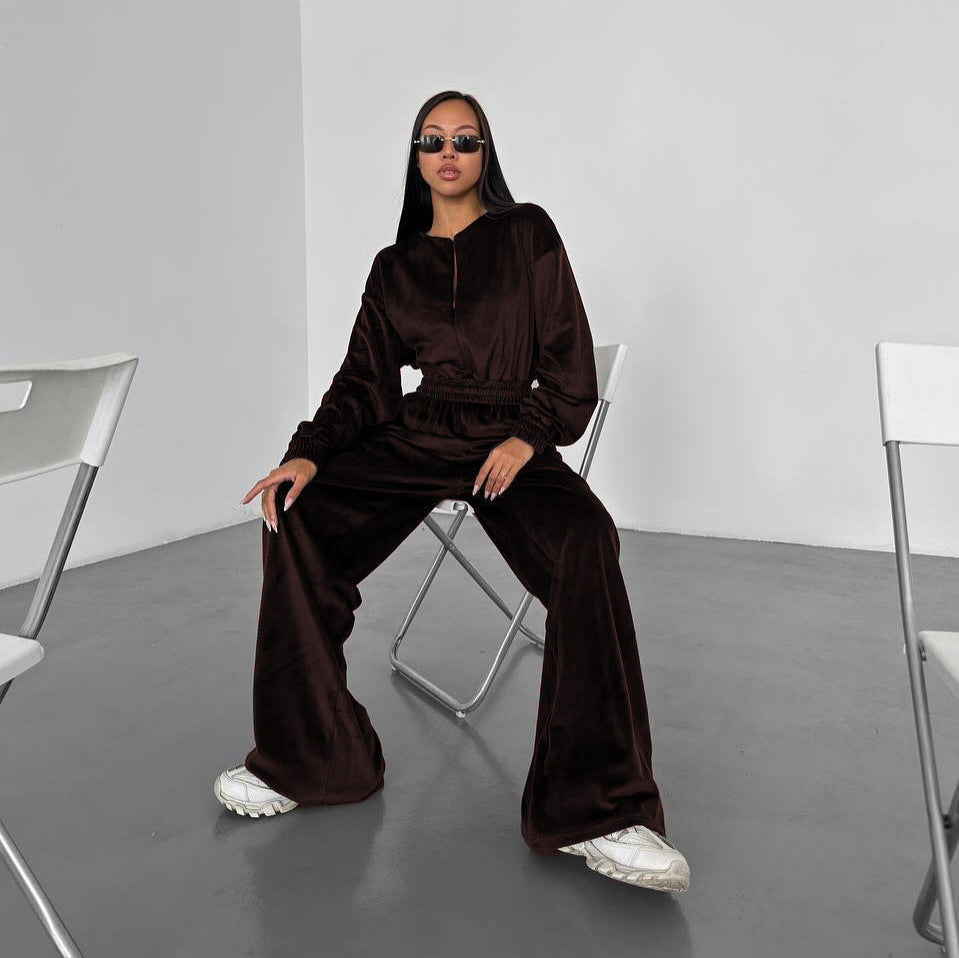 Comfortable polar set for women with a loose fit and an elastic waist Lune London