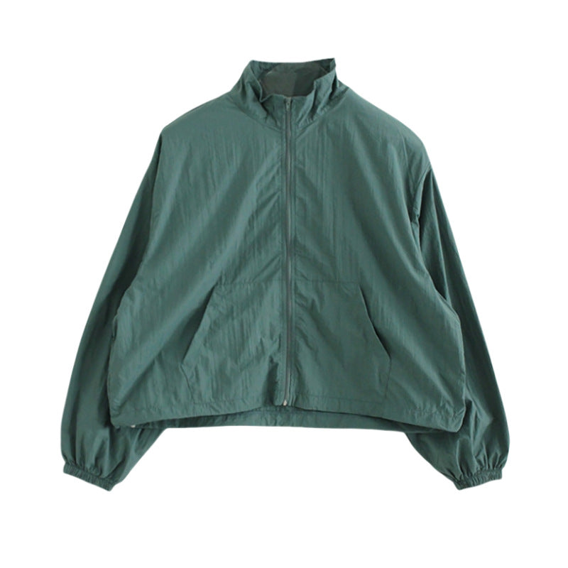 Ladies sporty windbreaker with high collar and zipper Chic & Stil