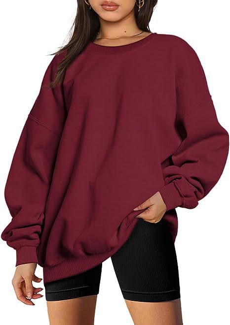 Oversized women's sweatshirt with simple sleeves Chic and Style