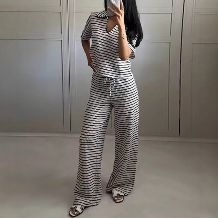 Plaid wide-leg pants for women with elastic waistband and side pockets Lune London