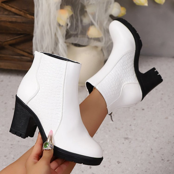 Lune London | Ladies elegant and stylish ankle boots with textured upper material and sturdy block heel