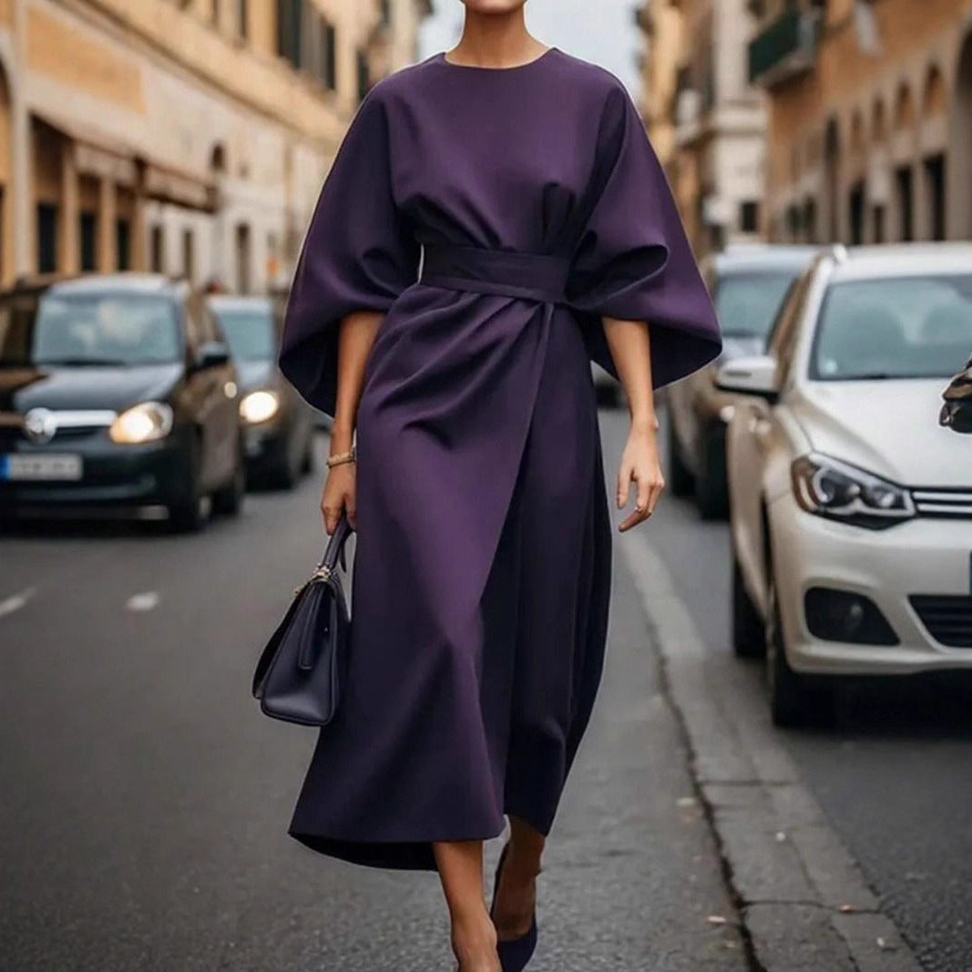 Ladies Elegant Maxi Dress with Flowing Sleeves and Chic Fitted Cut