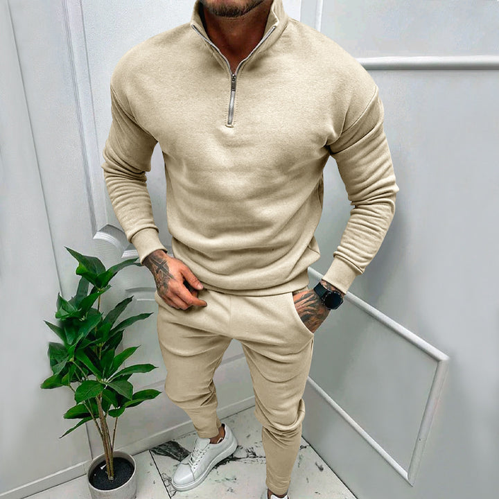 Sporty fleece pullover for men with short zipper and trendy fit Lune London