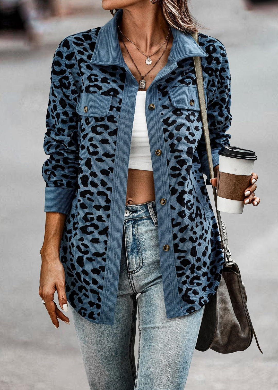 Women's jacket in leopard print with structured fabric and practical pockets Lune London