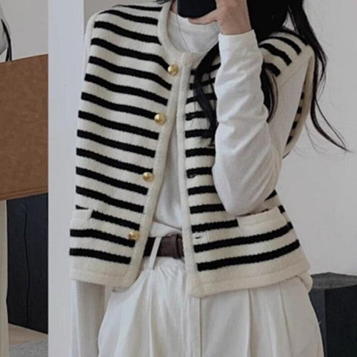 Veste mode femme avec motif rayé et boutons dorés Lune London
