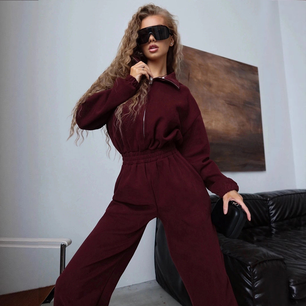 Women's sporty loungewear set with modern stand-up collar and wide-cut pants Chic & Stil