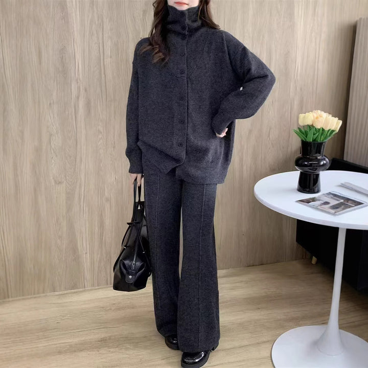 Ensemble en maille pour femmes avec col montant moderne et patte de boutonnage confortable Chic & Stil