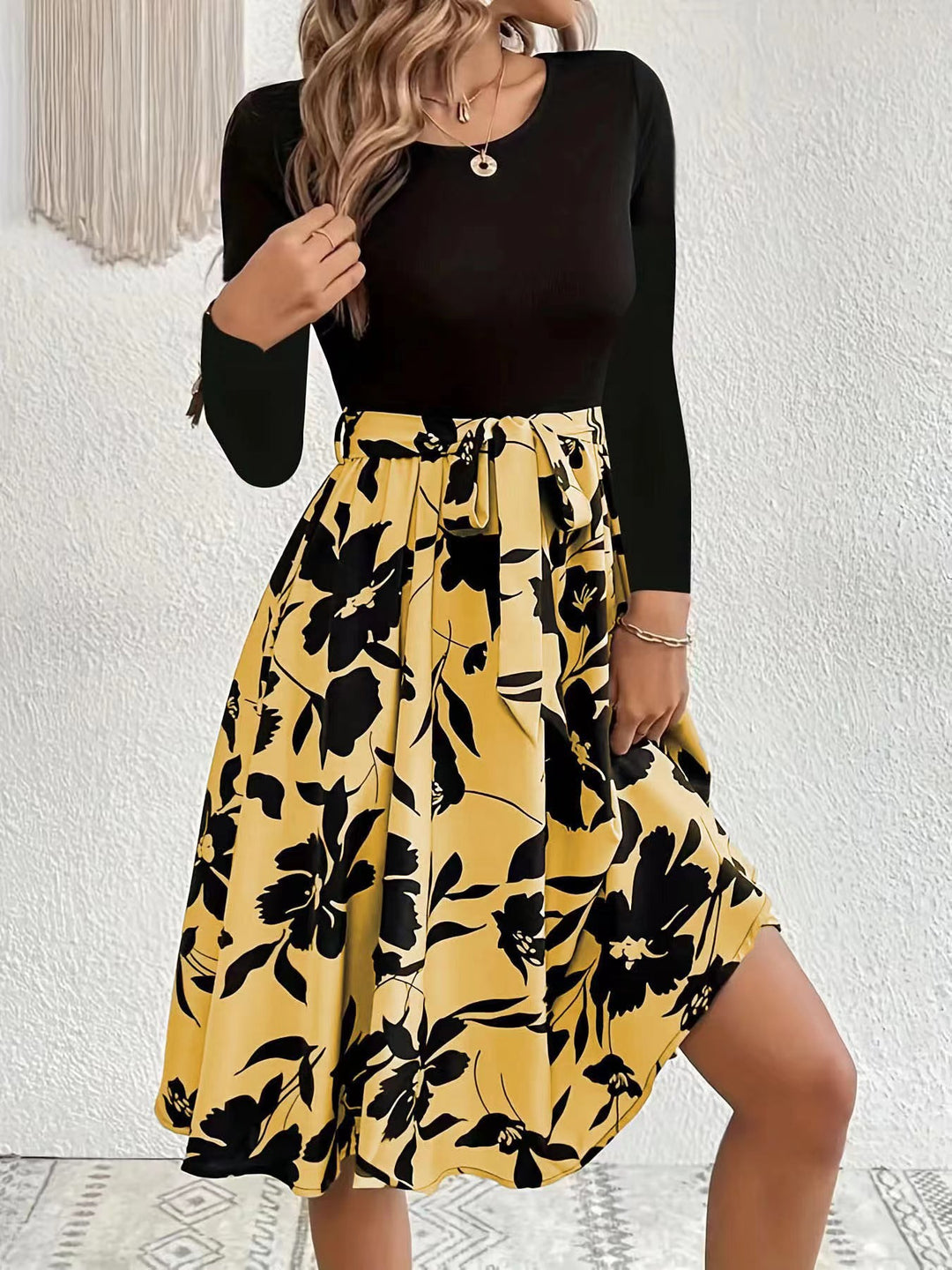 Women's set consisting of a long-sleeved top and a casual floral skirt Lune London