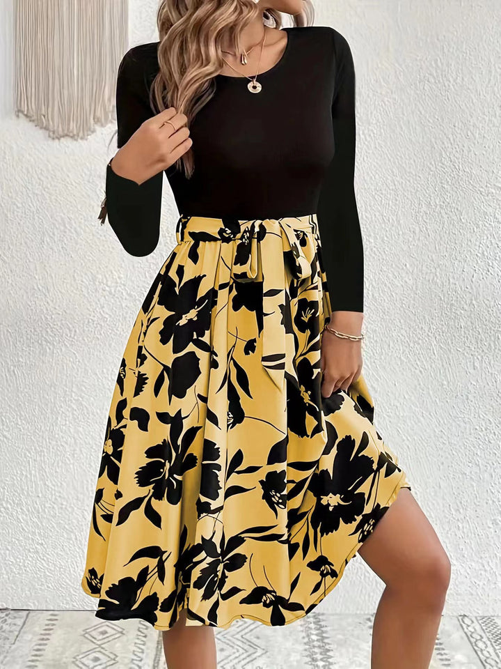 Women's set consisting of a long-sleeved top and a casual floral skirt Lune London