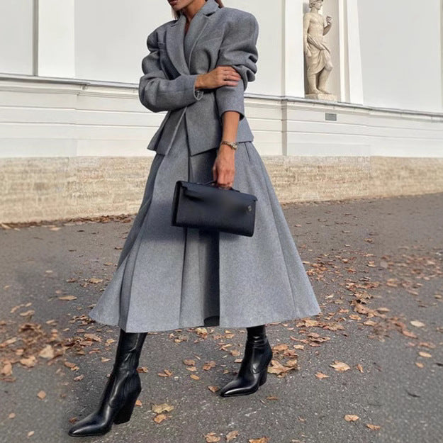 Oversized wool blazer for women in a smart-casual style Lune London