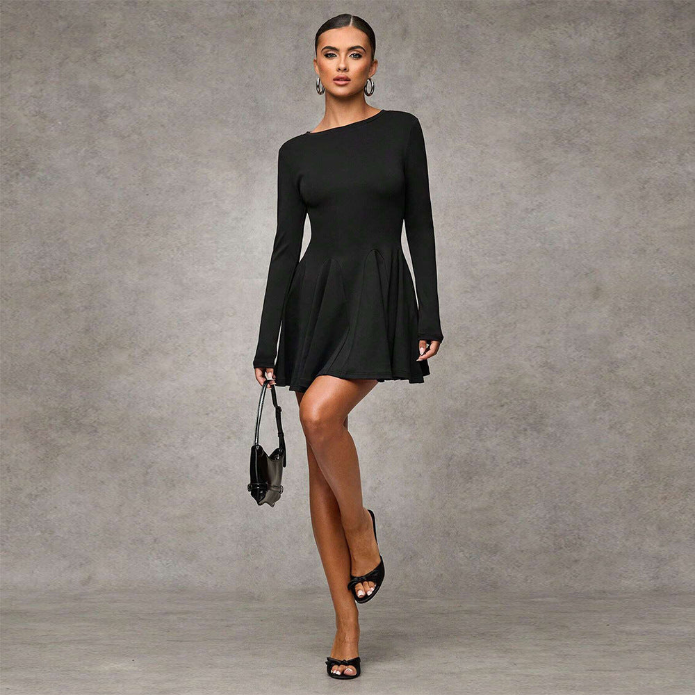 Robe mini femme avec des manches bouffantes élégantes et une jupe évasée Chic & Stil