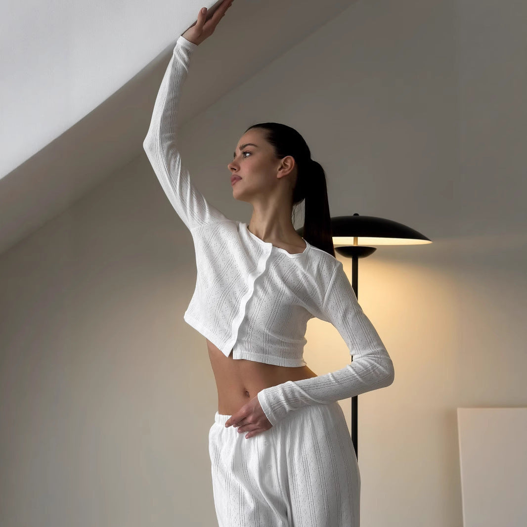 Ladies elegant loungewear set with fine texture and loose fit Chic & Stil
