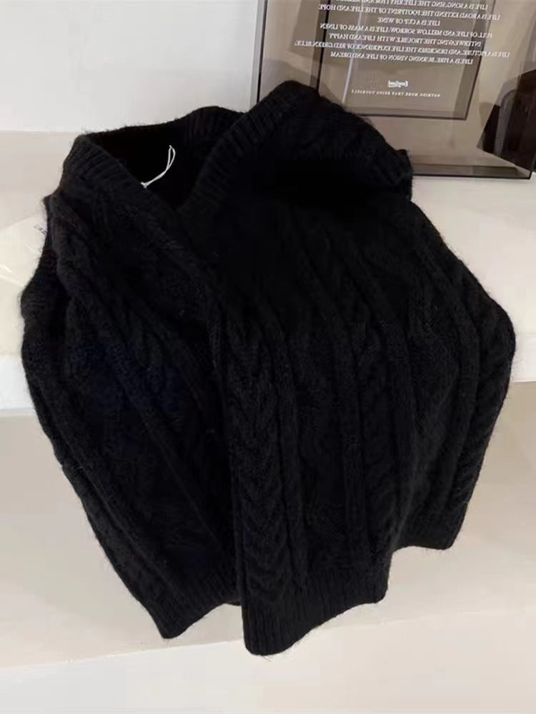 Ladies chunky knit cardigan with V-neck and twisted pattern Lune London