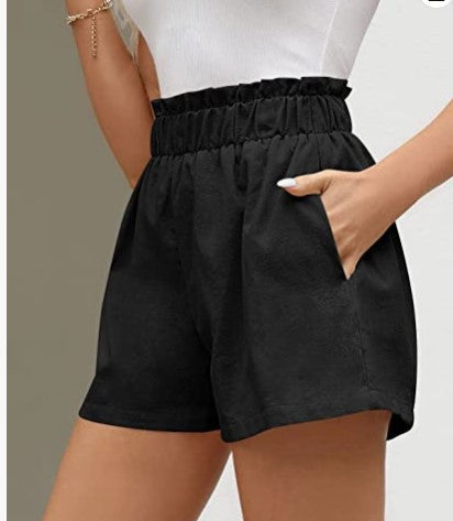 Shorts pour femmes avec taille élastique et poches latérales Chic & Stil