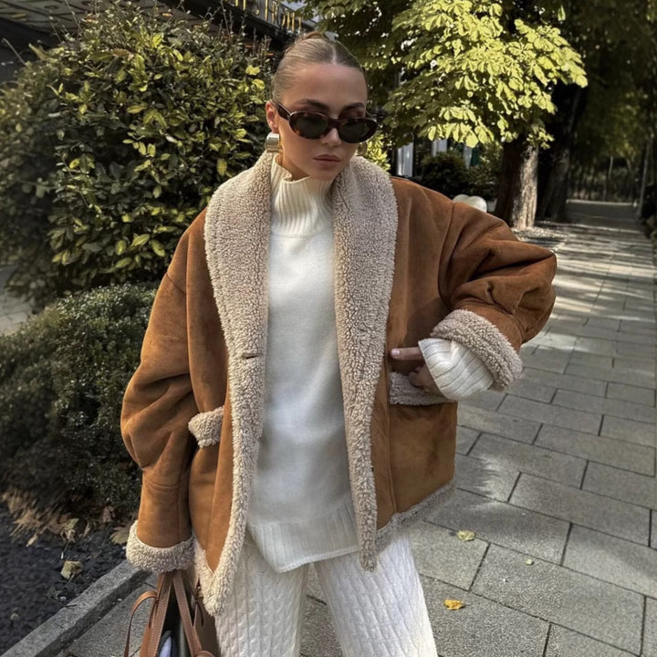 Fashionable fleece jacket for women with high-quality interior Lune London