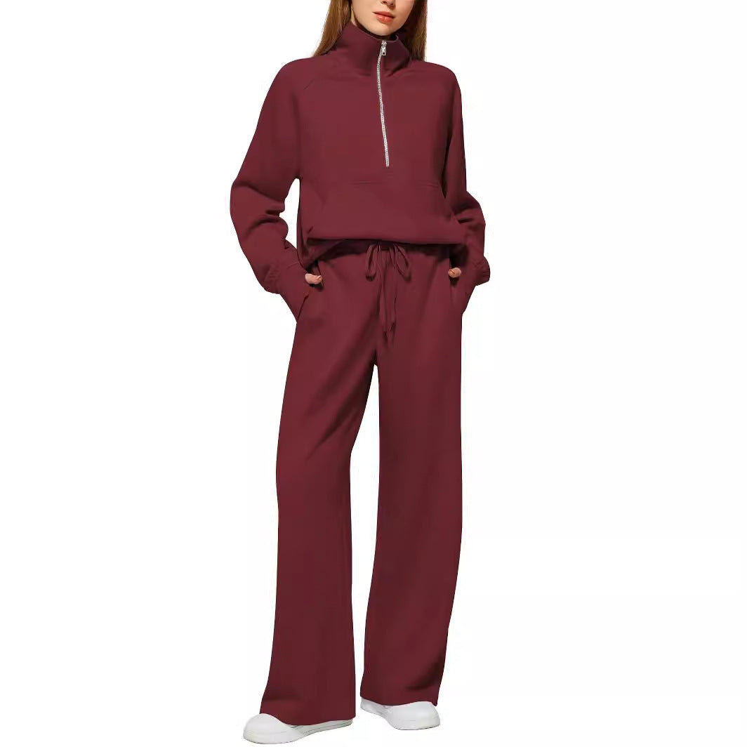 Casual tracksuit for women with a large collar and practical pockets Lune London