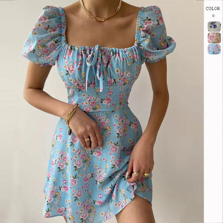 Mini player dress for women with ruffle details and floral pattern Chic & Stil