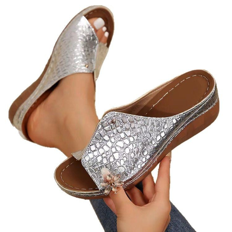 Women comfortable and stylish slippers Lune London