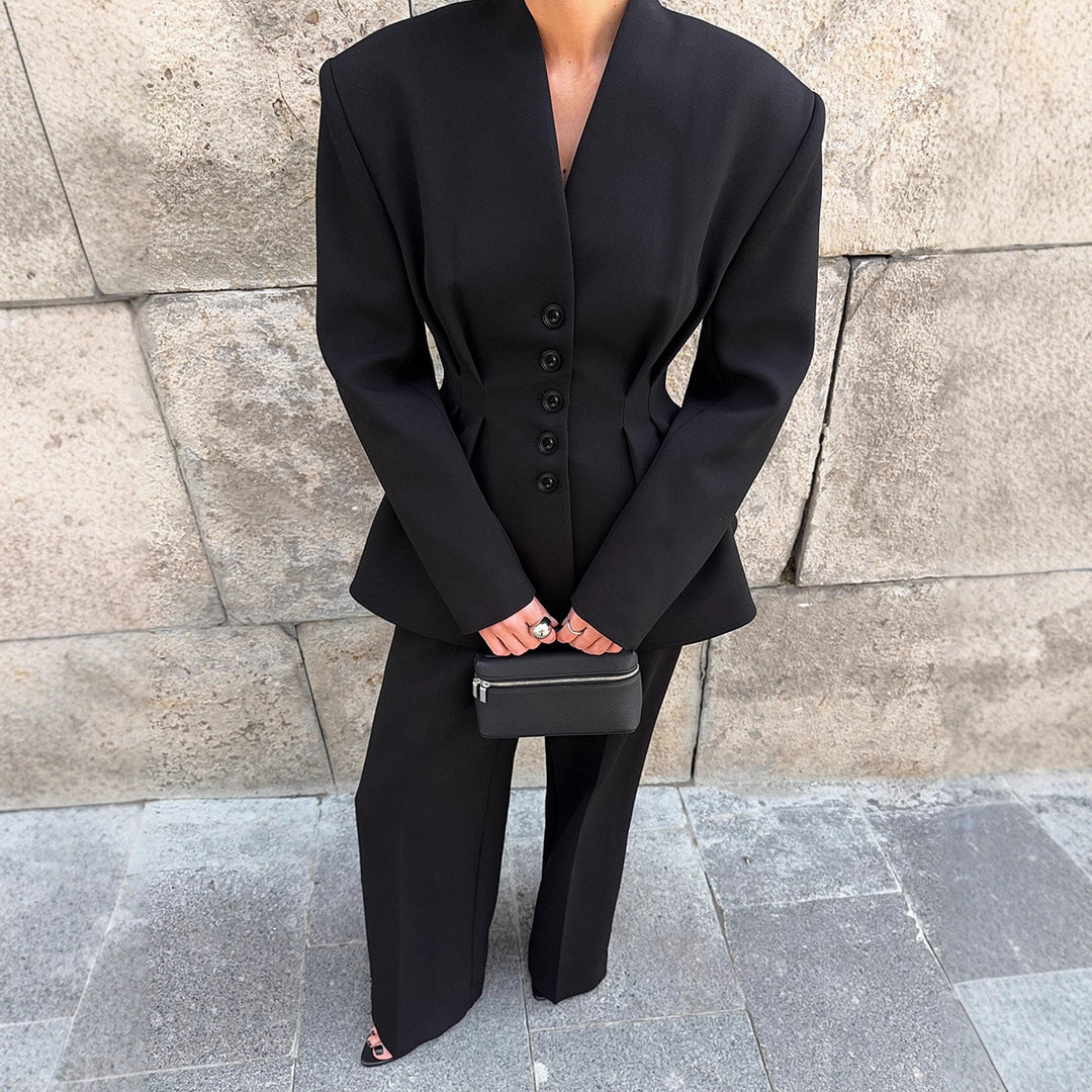 Fitted suit jacket for women with wide pants Lune London