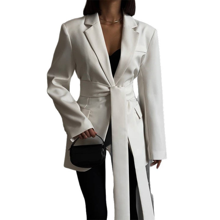 Women elegant blazer with belt at the waist Lune London