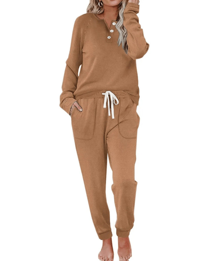 Casual outfit for women with button placket and elastic waist Lune London