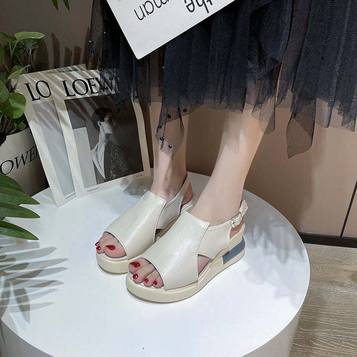 Elegant and airy women's strap sandals with adjustable straps and anatomical sole Lune London