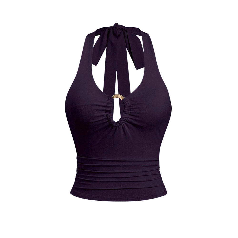Stylish short top for women with a trendy halter design and a chic tie band Chic & Stil
