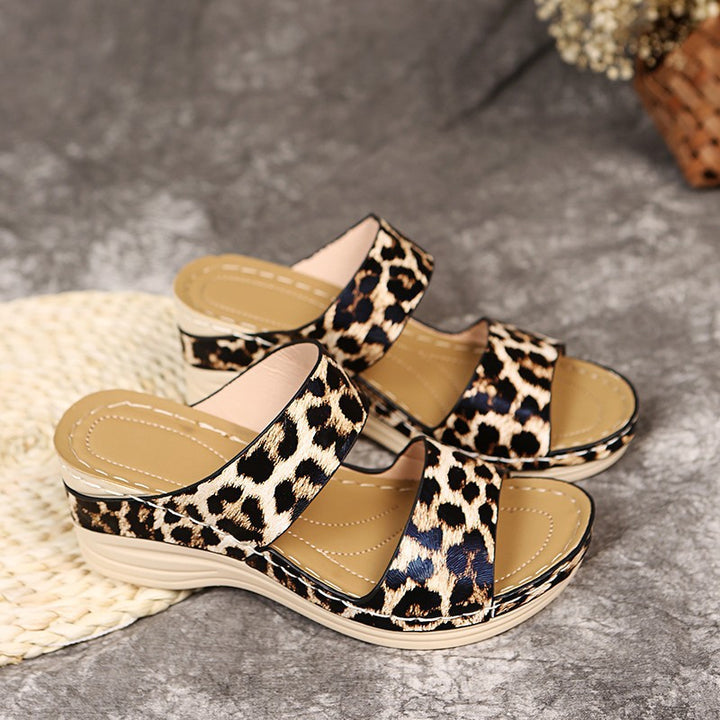Platform sandals for women with an animal design and an ergonomic sole Lune London