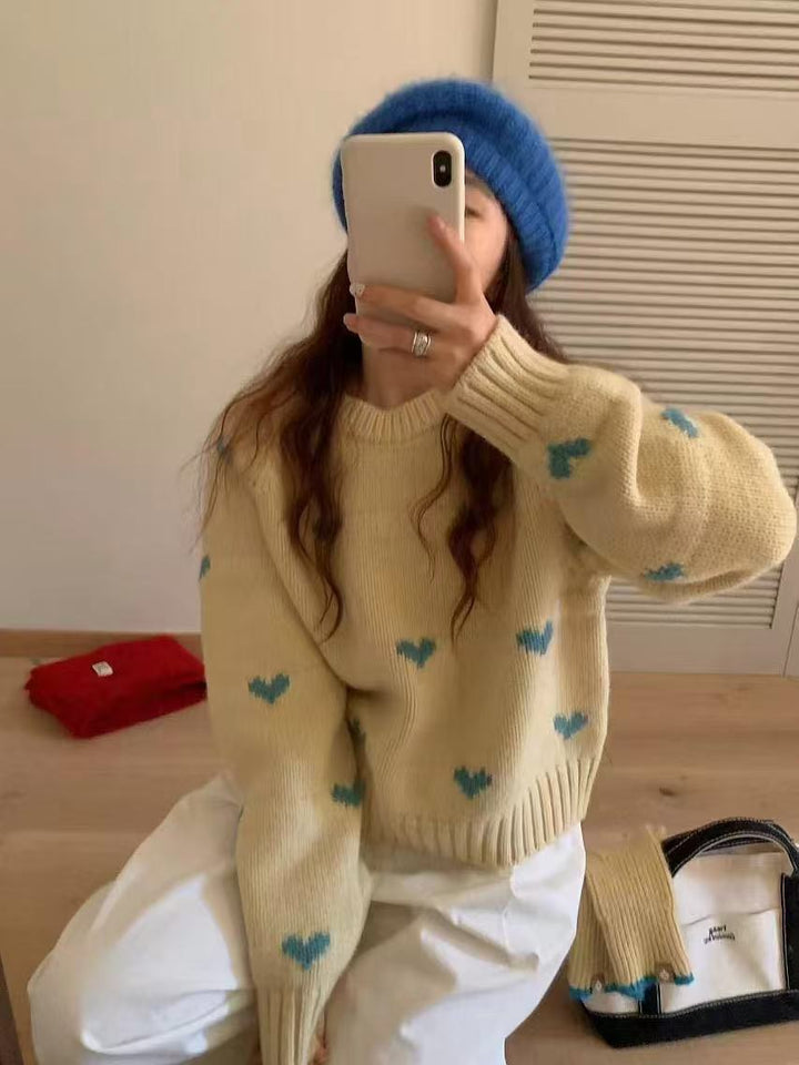 Women knitted sweater with heart pattern and wide band Lune London