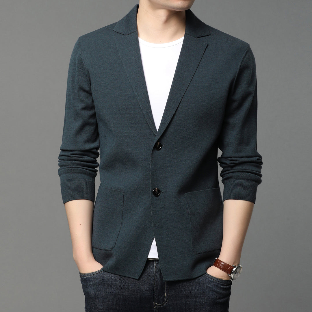 Fashionable knitted men's jacket with elegant buttons and practical pockets Lune London