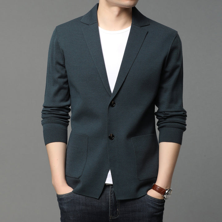 Fashionable knitted men's jacket with elegant buttons and practical pockets Lune London