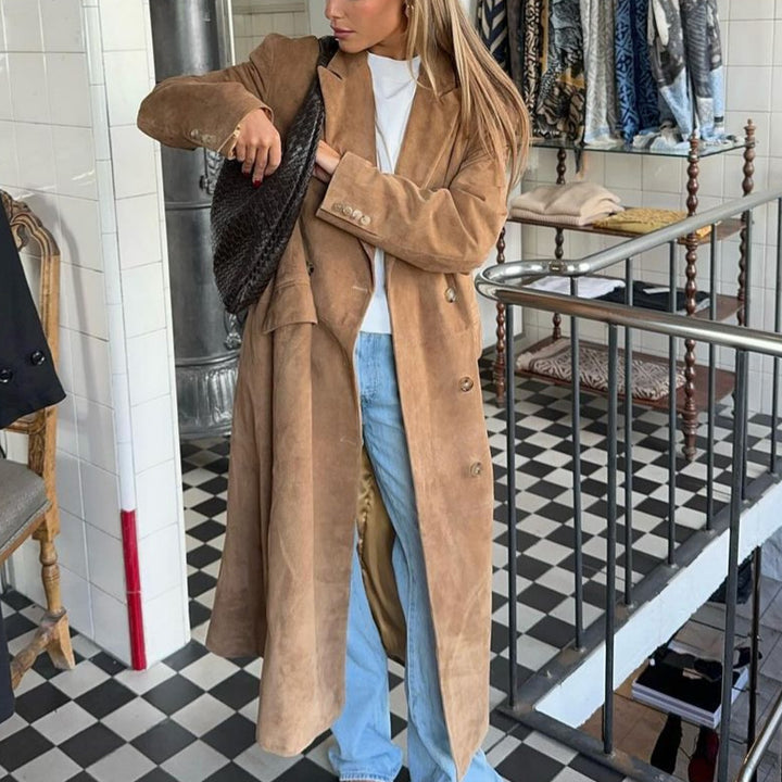 Women Elegant long coat with double buttoning and practical pockets Lune London