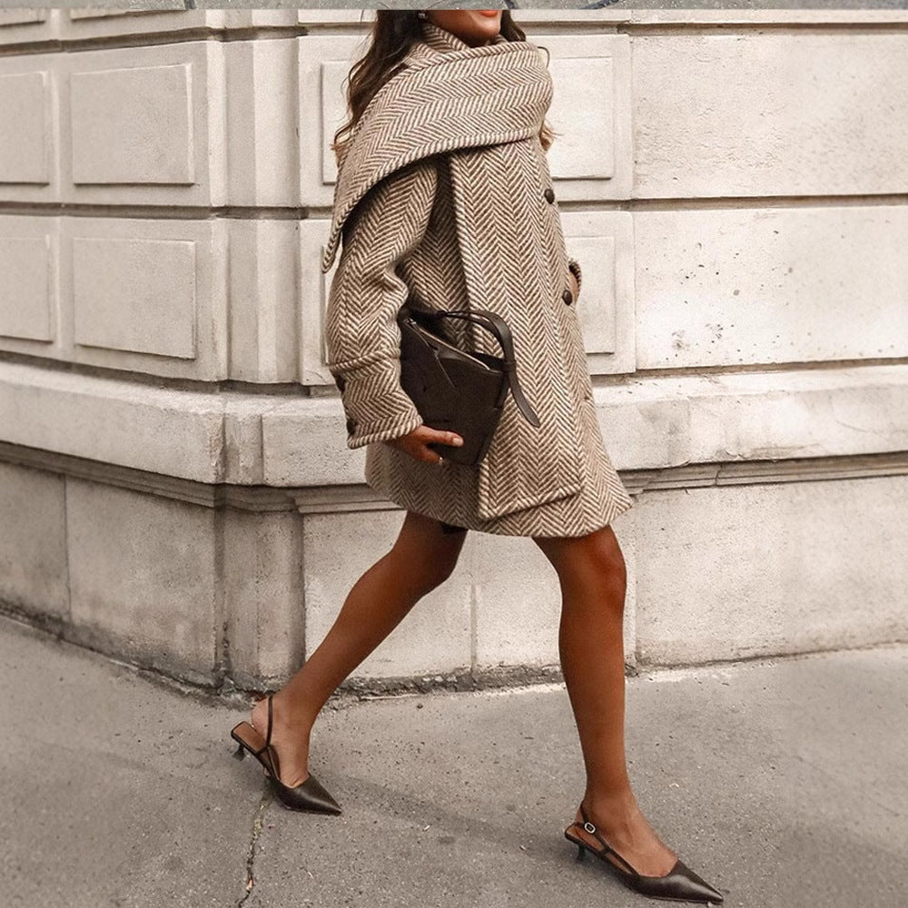 Trendy wool jacket for women with herringbone pattern and comfortable fit Lune London