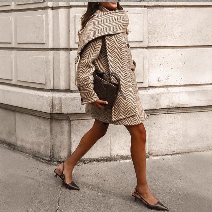 Trendy wool jacket for women with herringbone pattern and comfortable fit Lune London
