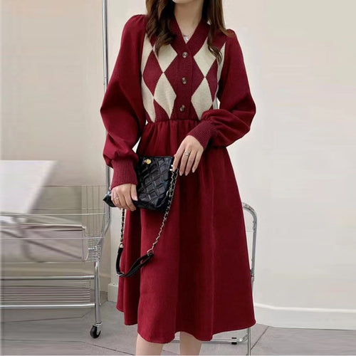 Robe en tricot pour dames avec un motif de diamant moderne et des manches bouffantes Chic & Stil