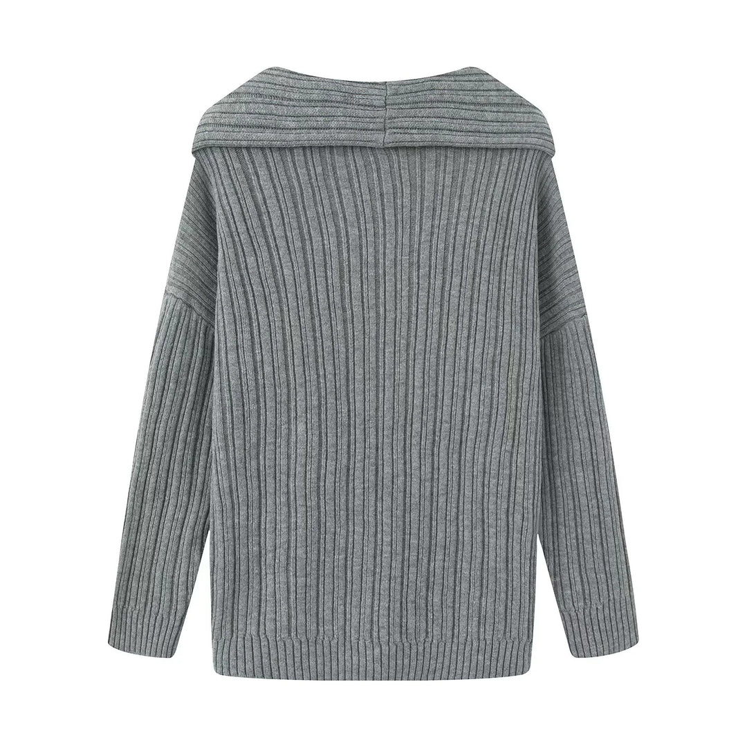 Casual knit pullover for women with a wide turtleneck and a ribbed structure Lune London