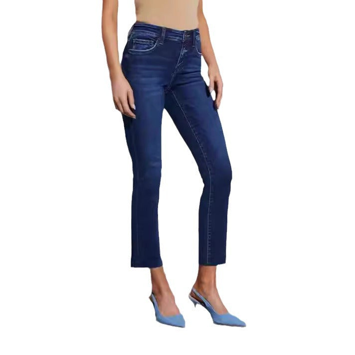 Ladies timeless jeans in modern cut with cropped leg Lune London