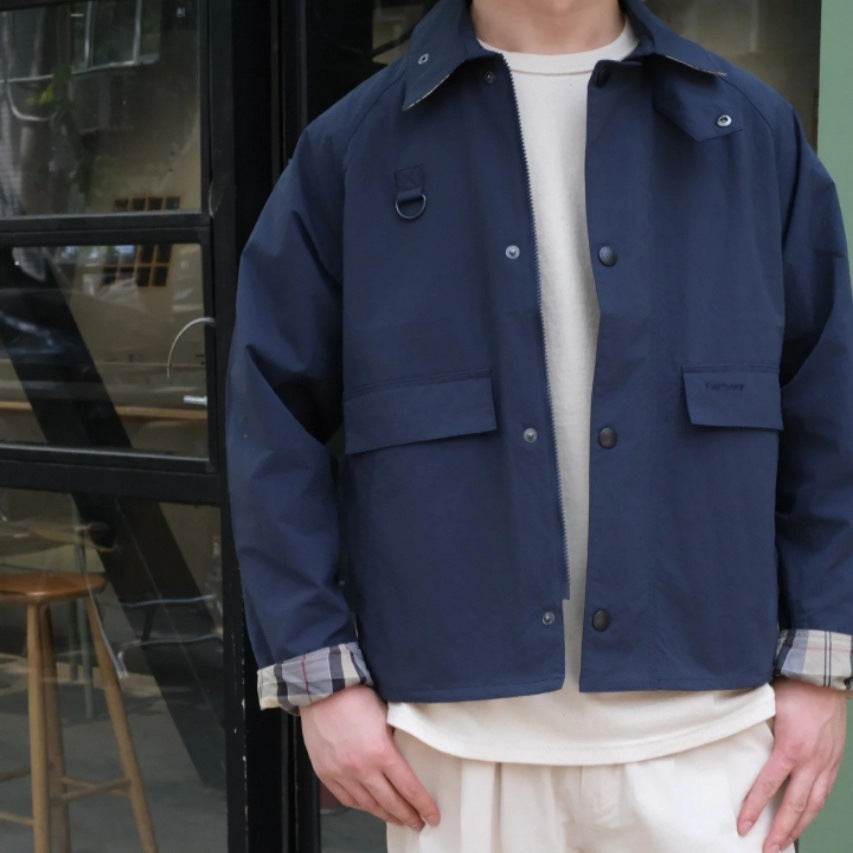 Short utility jacket for men with practical pockets and modern collar Lune London